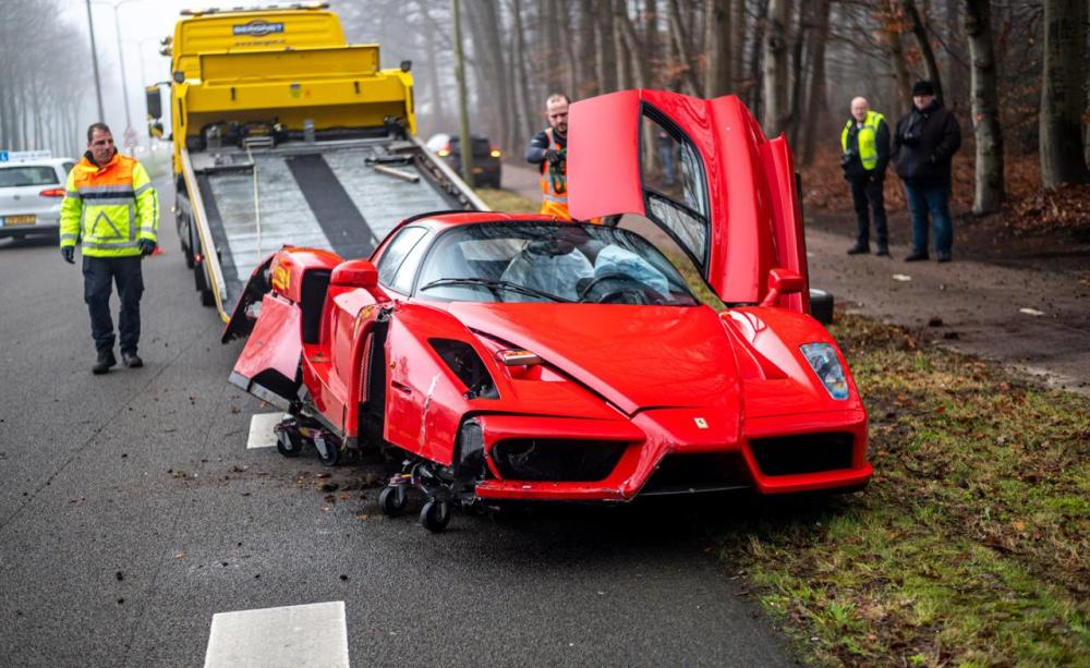 Ferrarii-Enzo-crash-Netherlands-4