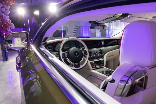 Польская презентация Rolls-Royce Spectre - самого роскошного электромобиля